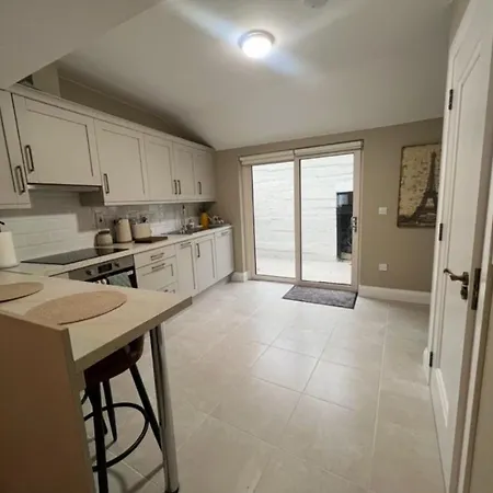 The Corner House, Dromod Apartamento