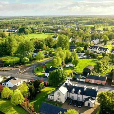 The Corner House, Dromod Апартаменты